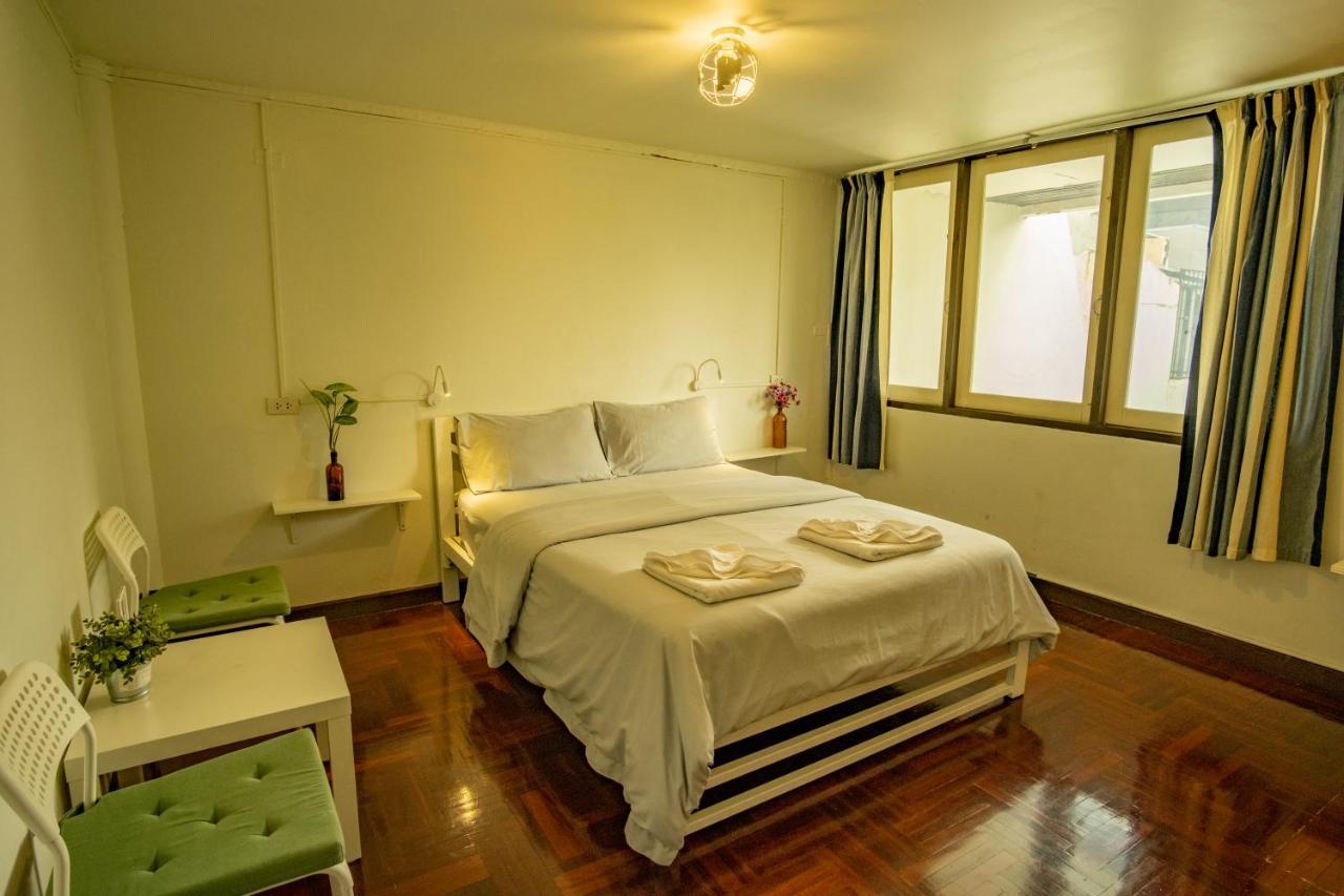 Home16 Sukhumvit16 Бангкок Экстерьер фото