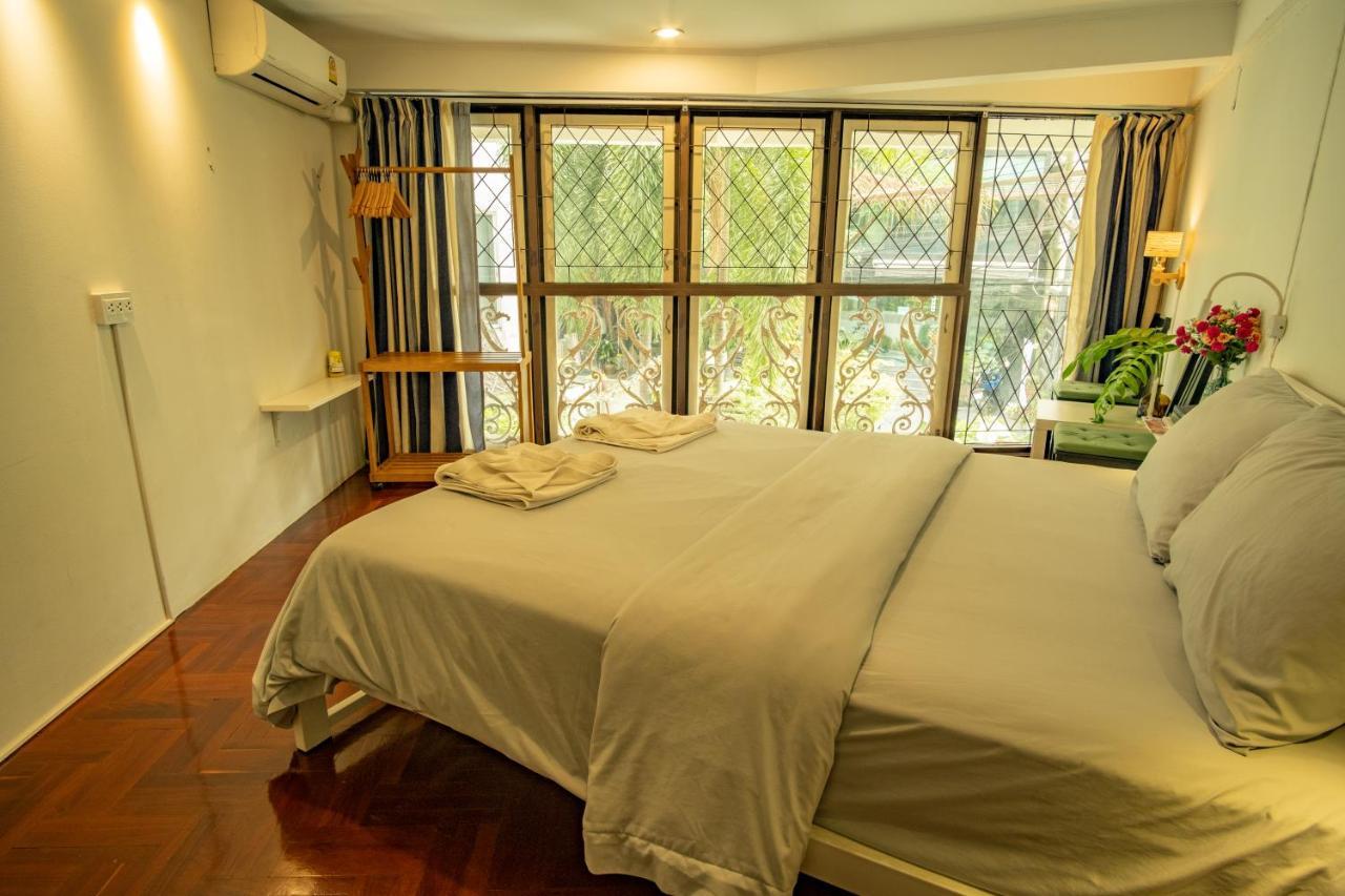 Home16 Sukhumvit16 Бангкок Экстерьер фото