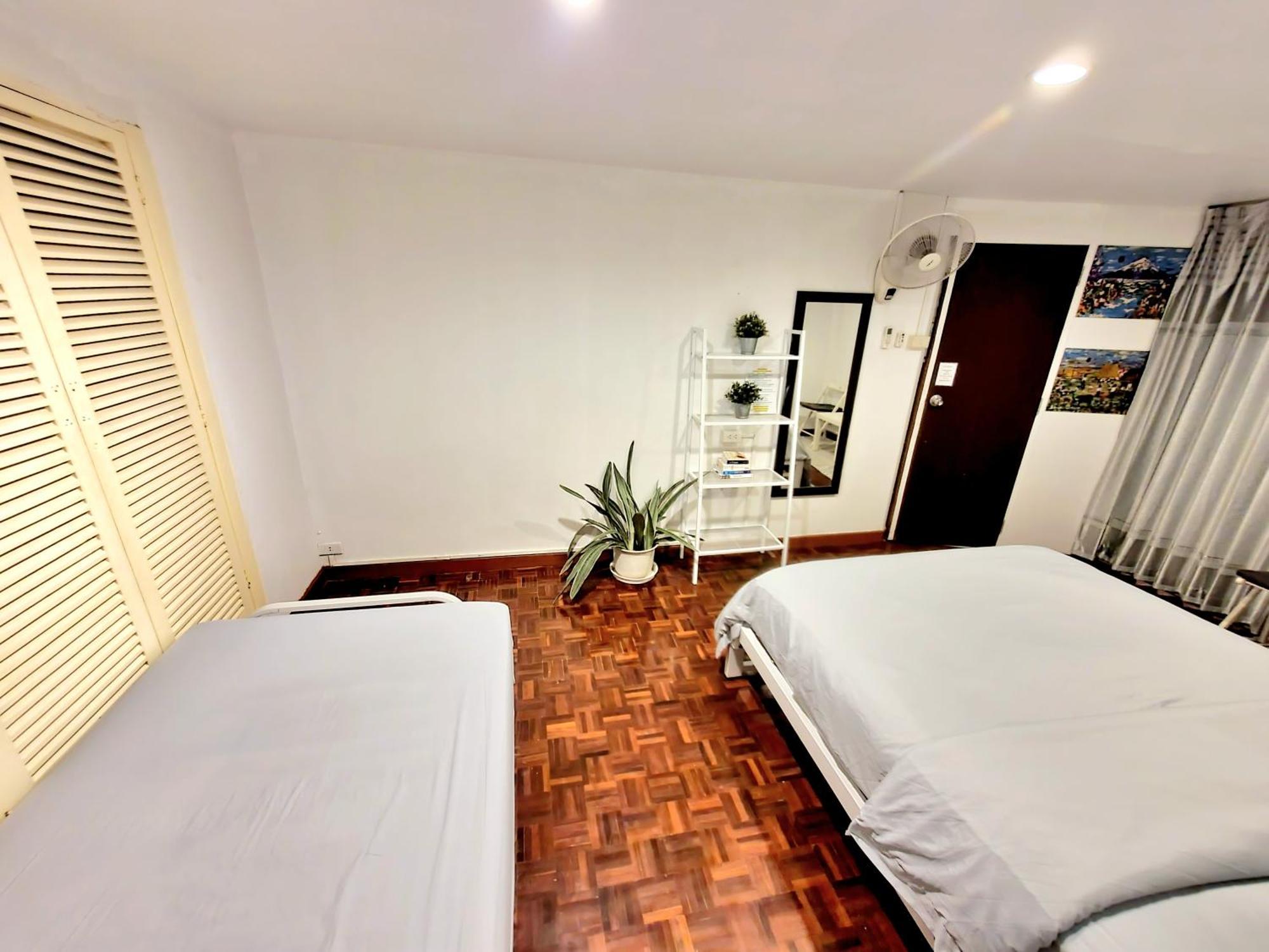 Home16 Sukhumvit16 Бангкок Экстерьер фото